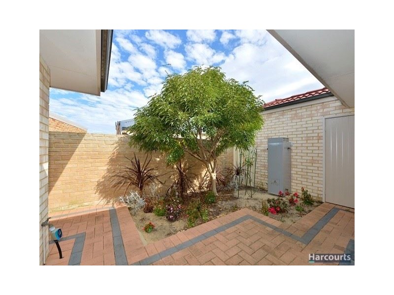 2/4 Binnar Court, Erskine WA 6210