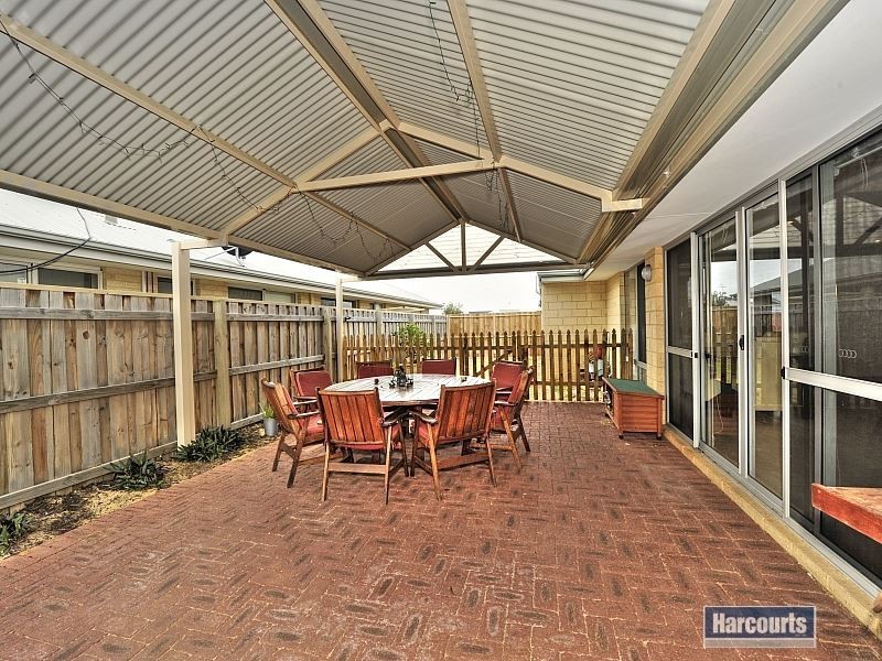 7 Senecio Way, Halls Head WA 6210