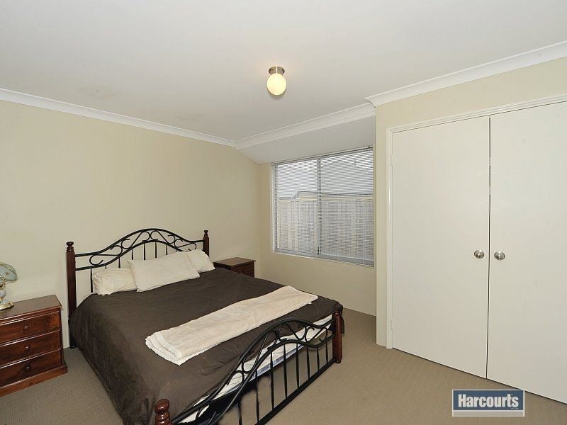 7 Senecio Way, Halls Head WA 6210