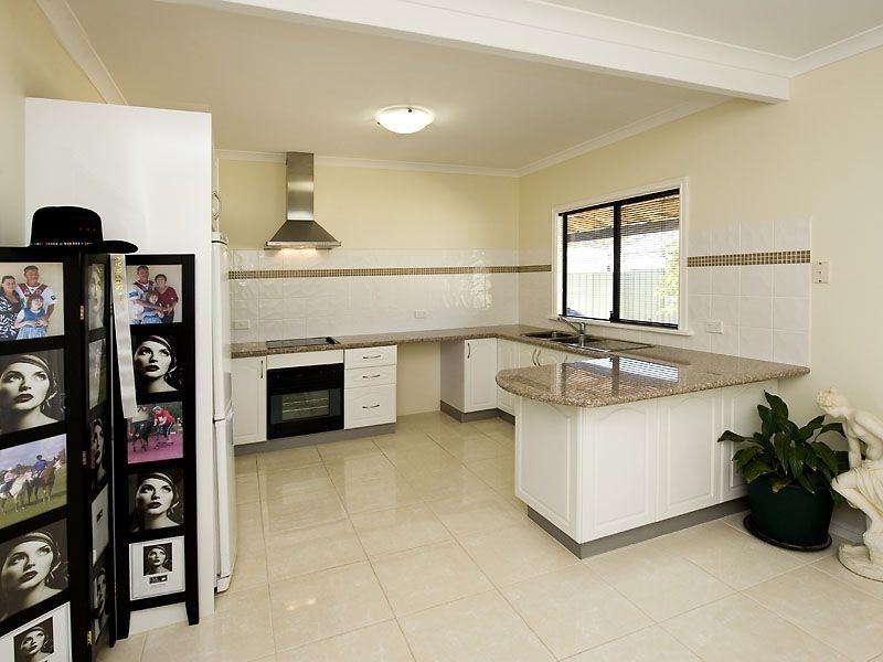 2/27 Thatcher Street, Waroona WA 6215