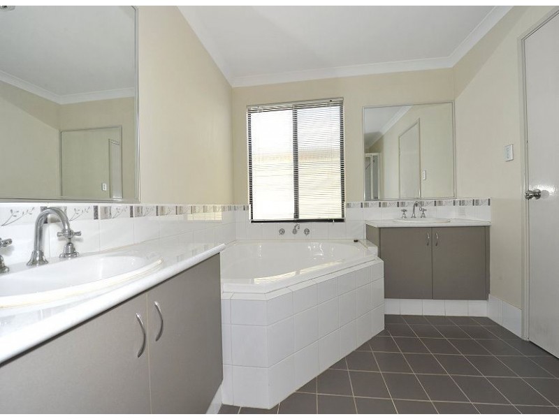 74 Iluka Road, Dawesville WA 6211