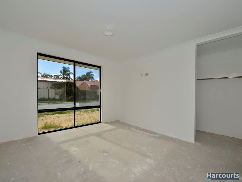 6 Royal Crescent, Wannanup WA 6210