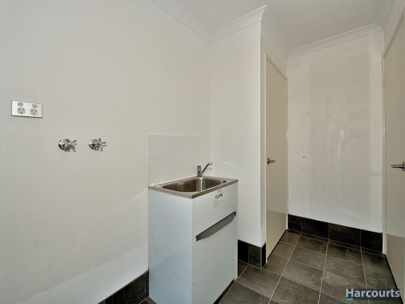 6 Royal Crescent, Wannanup WA 6210