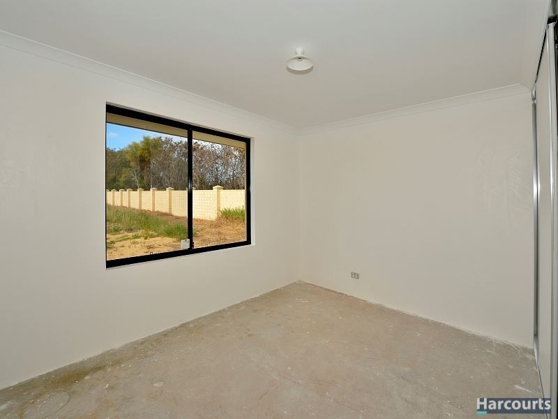 6 Royal Crescent, Wannanup WA 6210