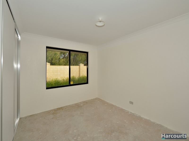 6 Royal Crescent, Wannanup WA 6210