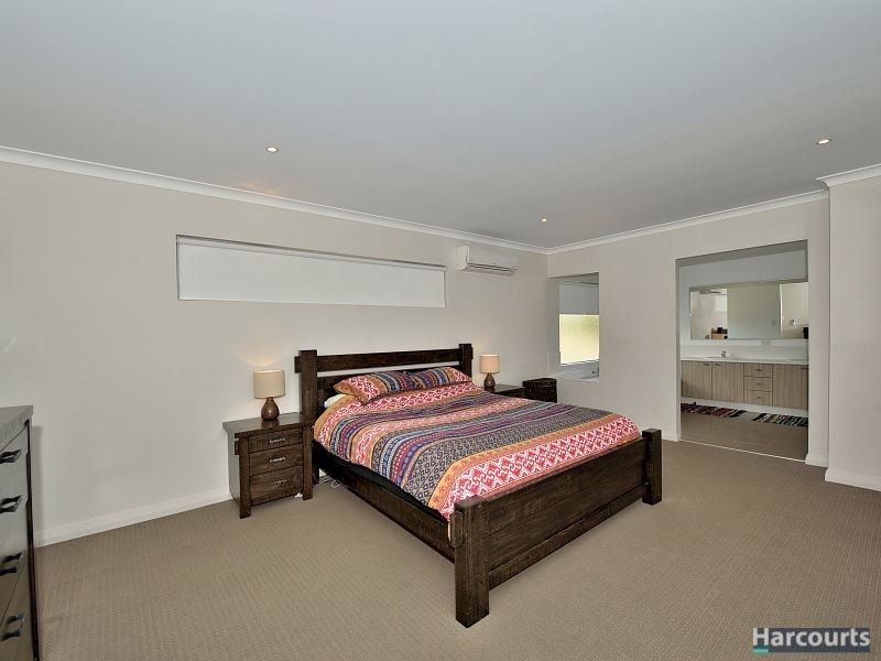 12A Scrivener Place, Halls Head WA 6210