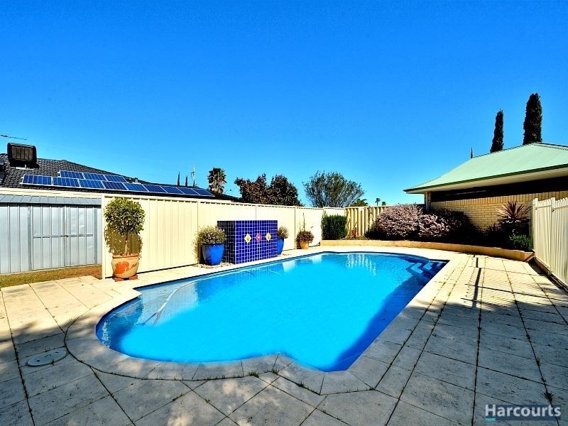15 Brighton Place, Greenfields WA 6210