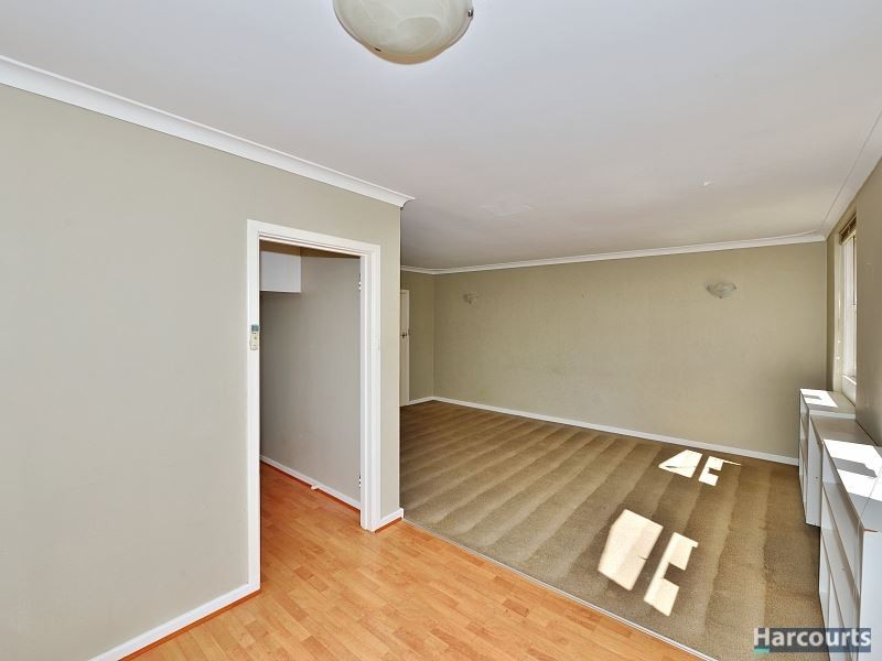 9 Leigh Street, Dudley Park WA 6210