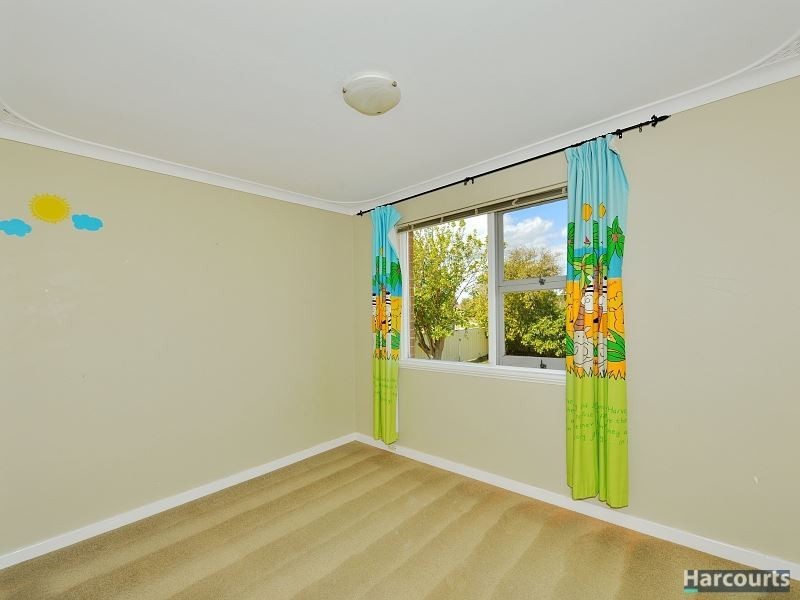 9 Leigh Street, Dudley Park WA 6210