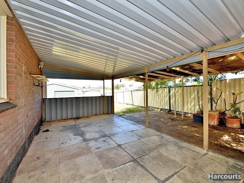 9 Leigh Street, Dudley Park WA 6210