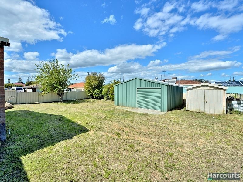 9 Leigh Street, Dudley Park WA 6210