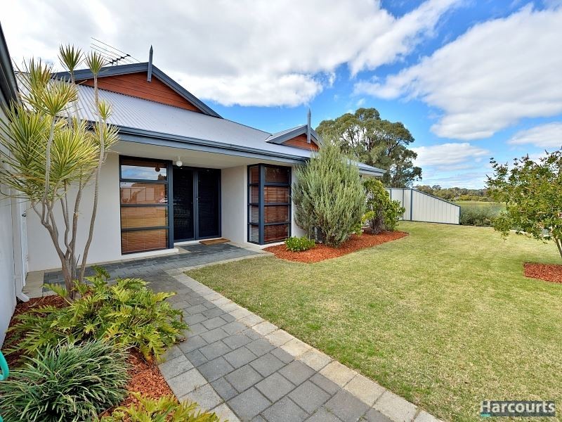 7 Fair Oaks Court, Meadow Springs WA 6210