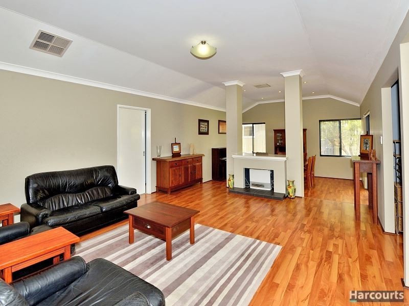 7 Fair Oaks Court, Meadow Springs WA 6210