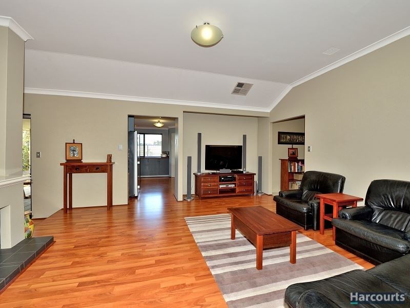 7 Fair Oaks Court, Meadow Springs WA 6210