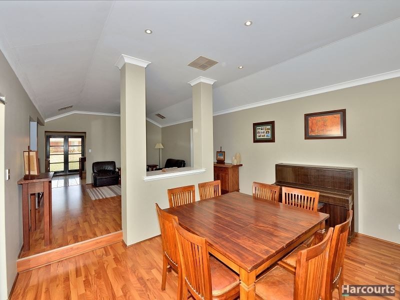 7 Fair Oaks Court, Meadow Springs WA 6210