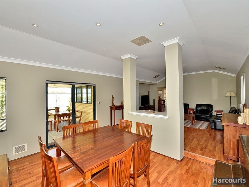 7 Fair Oaks Court, Meadow Springs WA 6210