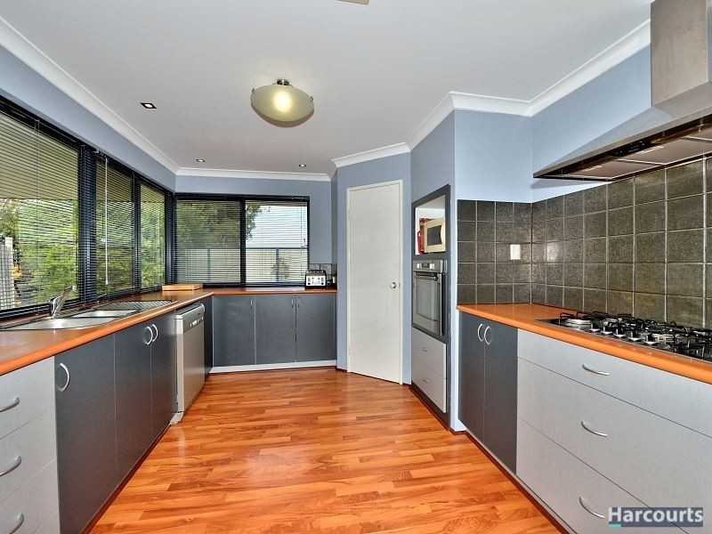 7 Fair Oaks Court, Meadow Springs WA 6210