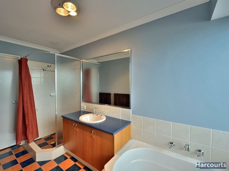 7 Fair Oaks Court, Meadow Springs WA 6210