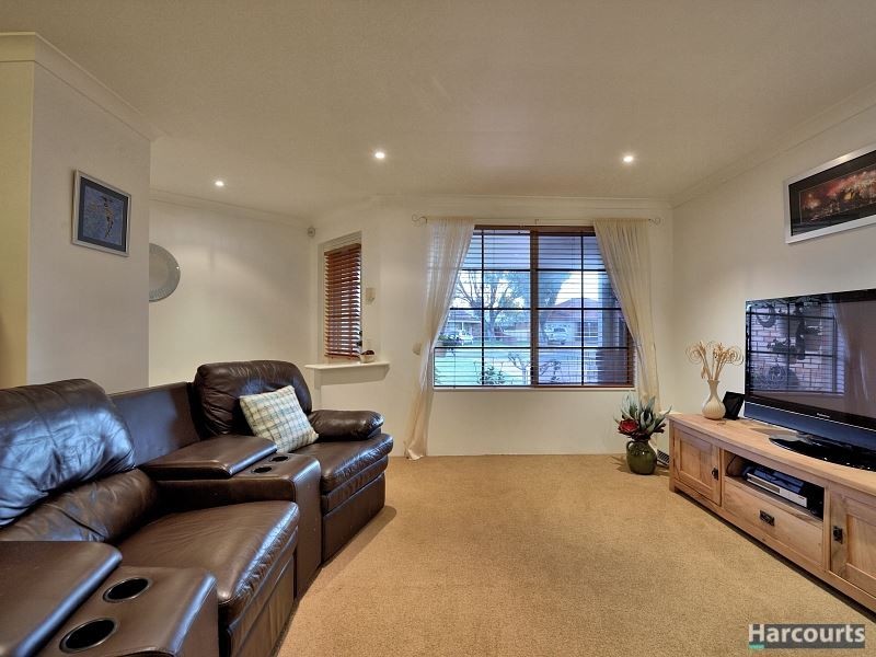 6 Suncrest Meander, Meadow Springs WA 6210