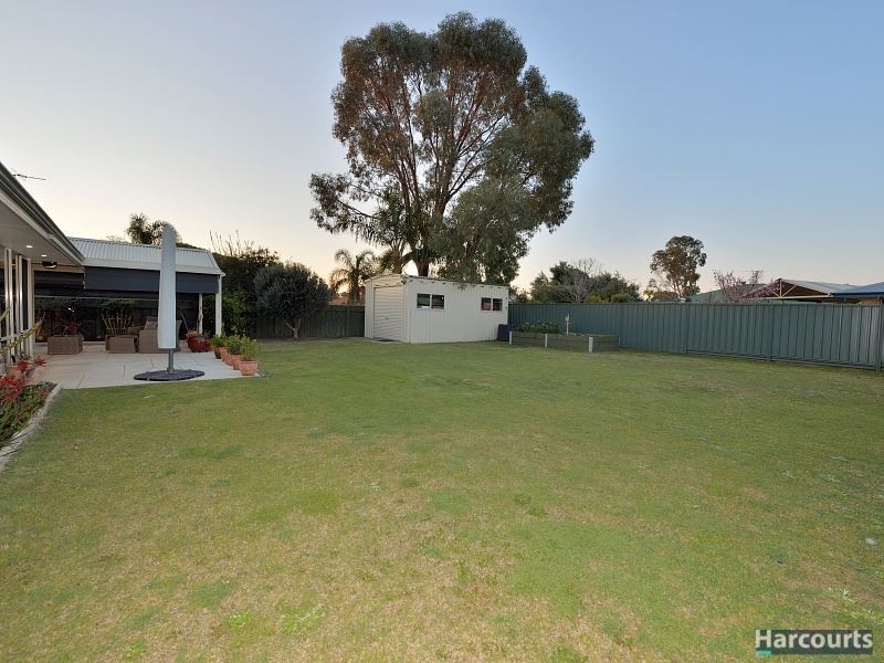 6 Suncrest Meander, Meadow Springs WA 6210