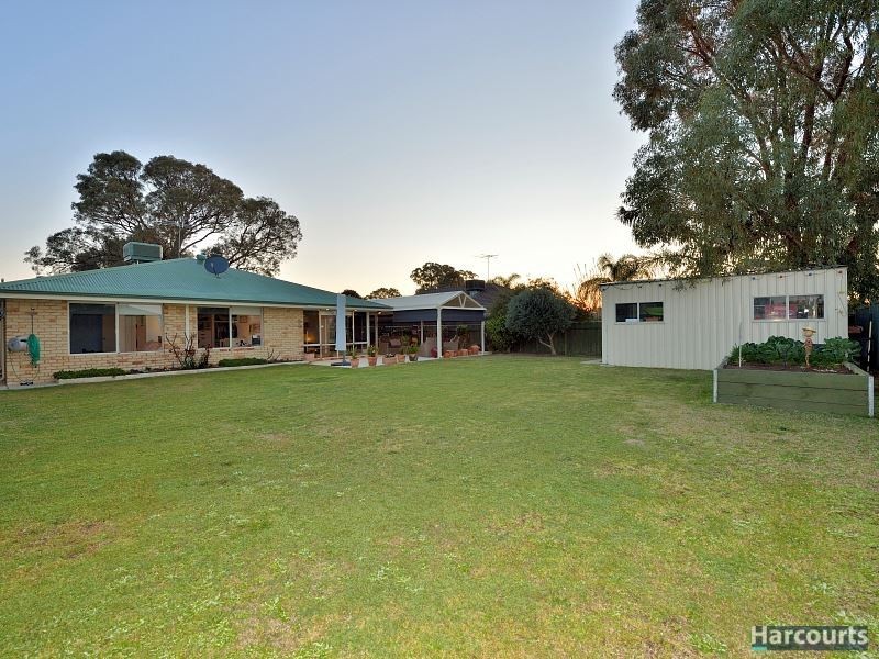 6 Suncrest Meander, Meadow Springs WA 6210