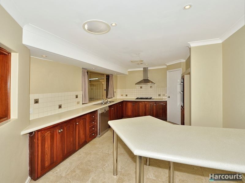 5 Bangalay Court, Halls Head WA 6210