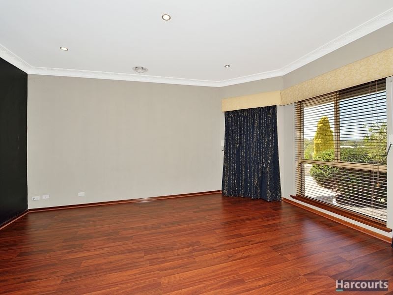 5 Bangalay Court, Halls Head WA 6210