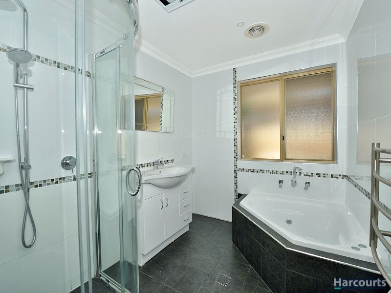 5 Bangalay Court, Halls Head WA 6210