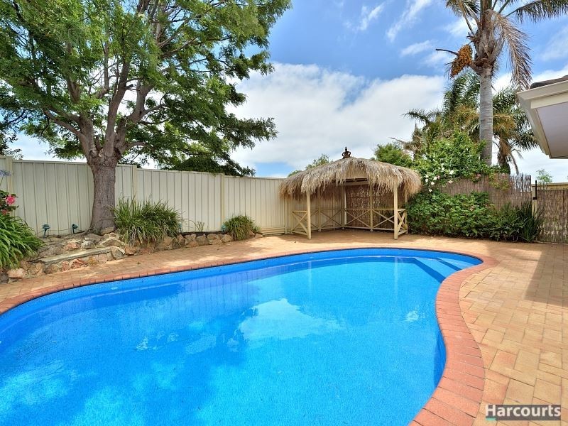 5 Bangalay Court, Halls Head WA 6210