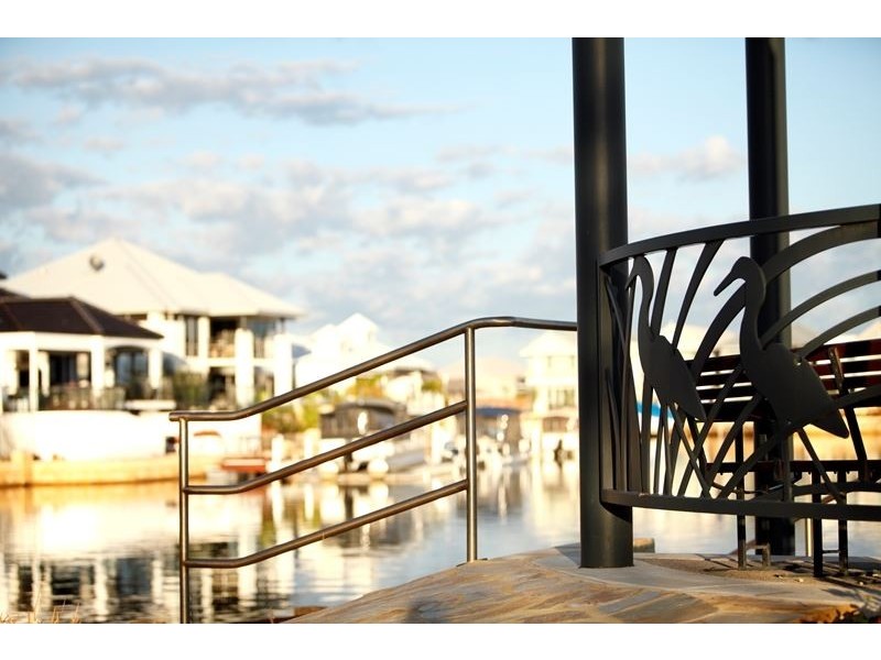 13 Trade Winds Retreat, Dudley Park WA 6210