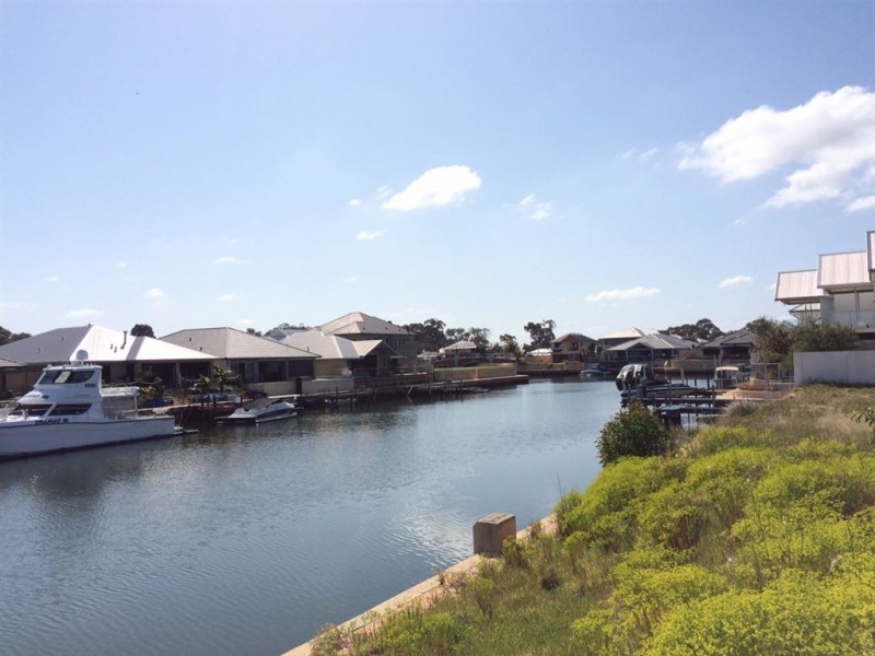 13 Trade Winds Retreat, Dudley Park WA 6210