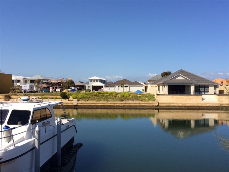 13 Trade Winds Retreat, Dudley Park WA 6210