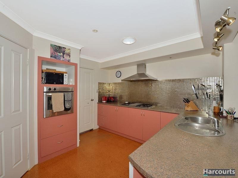 8 Dias Pass, Dudley Park WA 6210