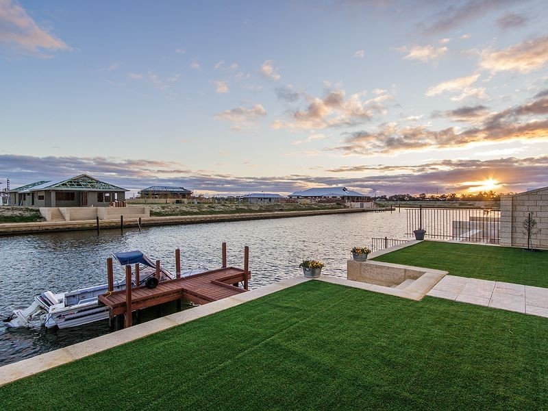 101 Waterlily Drive, Dudley Park WA 6210