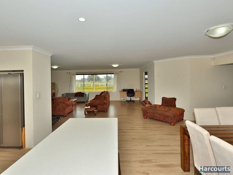 174 Dirk Hartog Drive, Nambeelup WA 6207