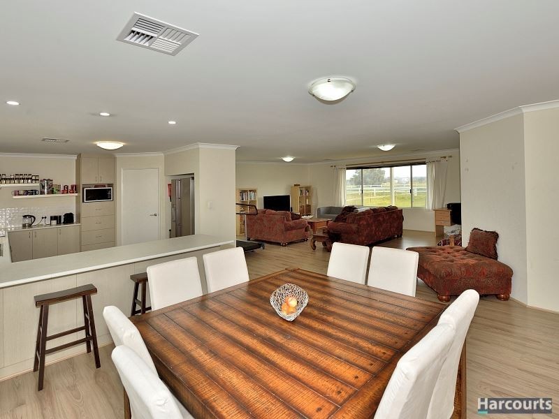 174 Dirk Hartog Drive, Nambeelup WA 6207