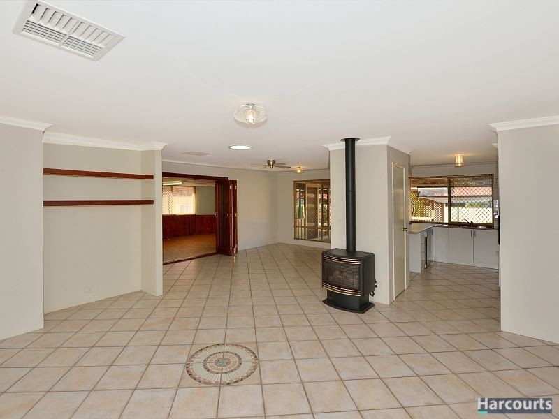 17 Arundel Drive, Halls Head WA 6210