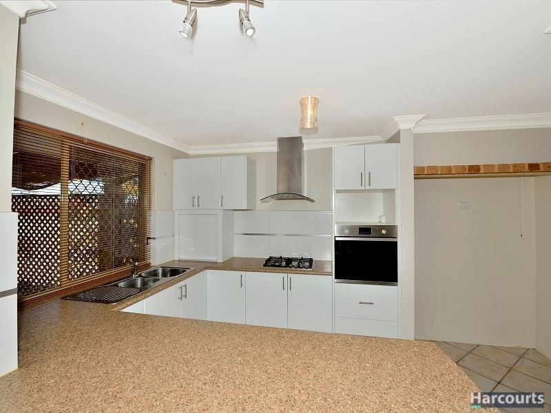 17 Arundel Drive, Halls Head WA 6210