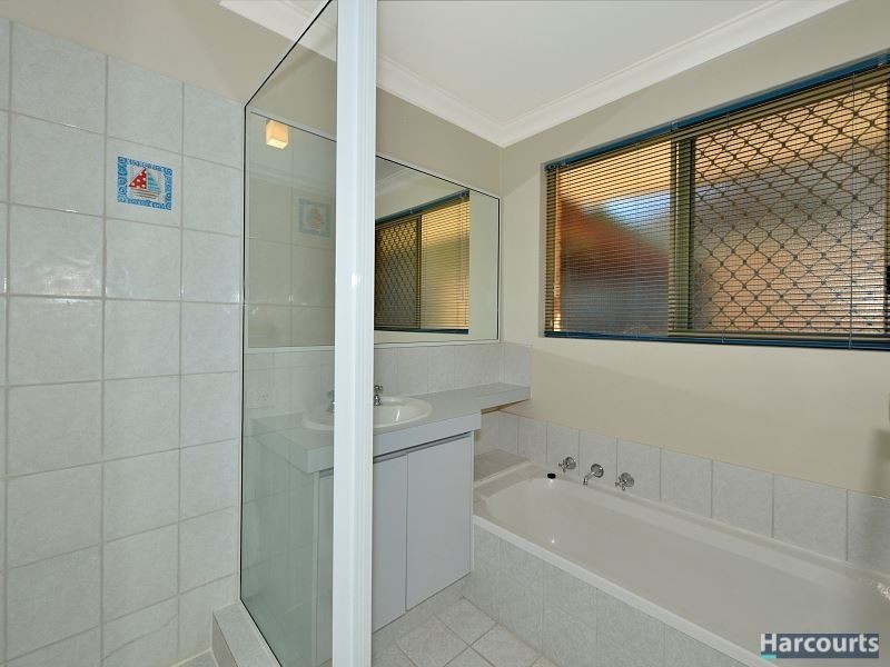 17 Arundel Drive, Halls Head WA 6210