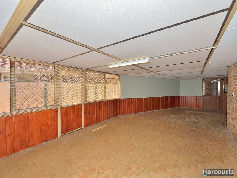 17 Arundel Drive, Halls Head WA 6210