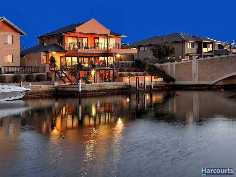 2 Sandpiper Island Retreat, Wannanup WA 6210