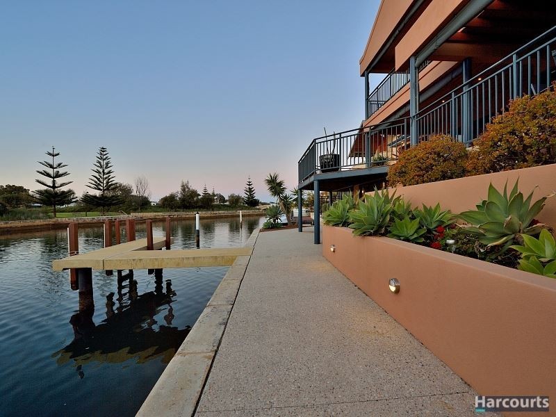 2 Sandpiper Island Retreat, Wannanup WA 6210
