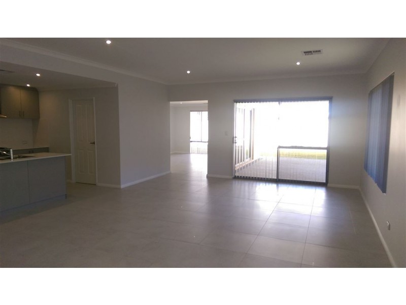 207 Sutton Street, Pinjarra WA 6208