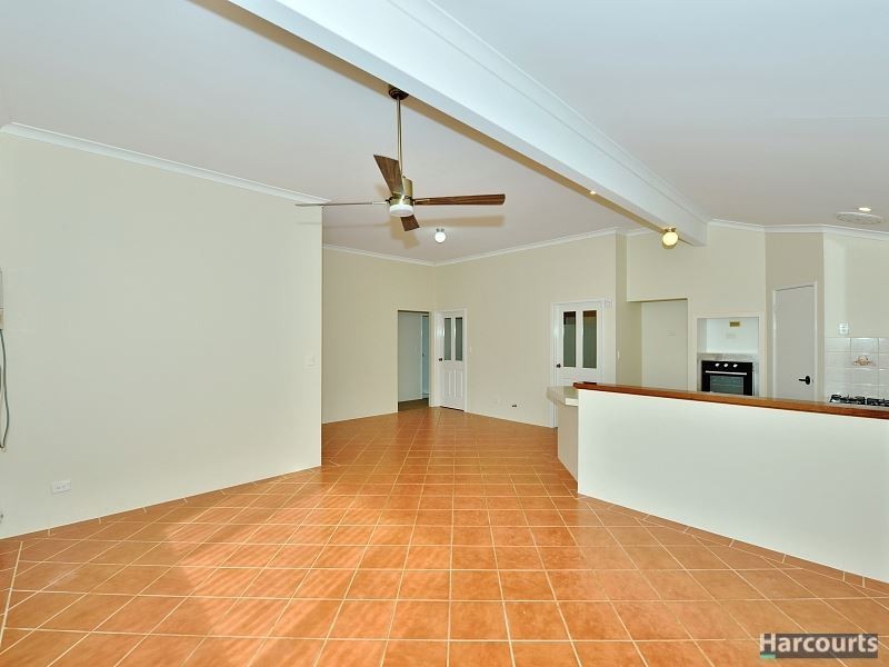 16 Crowthorn Cross, Erskine WA 6210