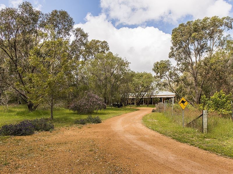 71 Peppermint Drive, Lake Clifton WA 6215