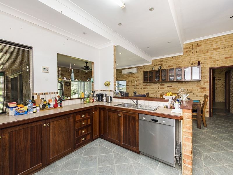 71 Peppermint Drive, Lake Clifton WA 6215