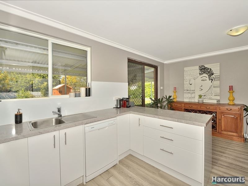 11 Brooking Road, Coodanup WA 6210