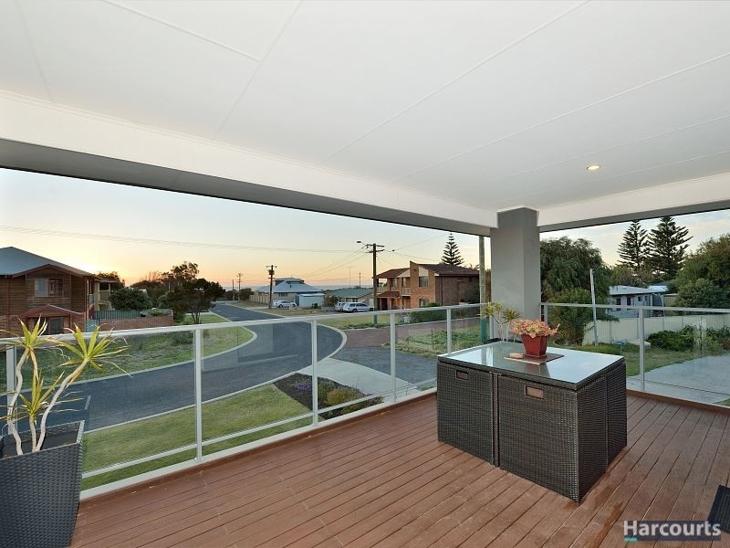 10 Parmelia Way, Madora Bay WA 6210