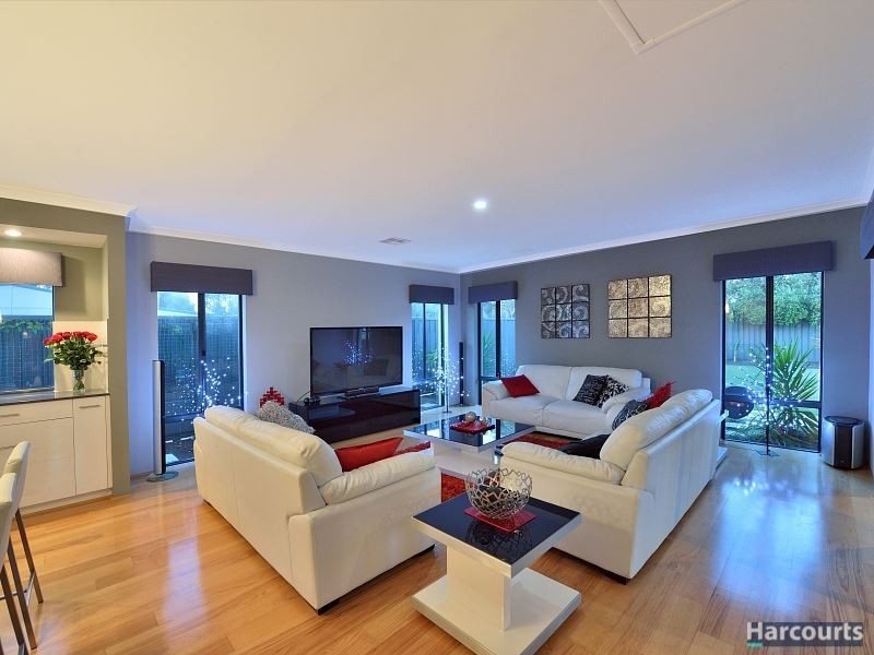 10 Parmelia Way, Madora Bay WA 6210