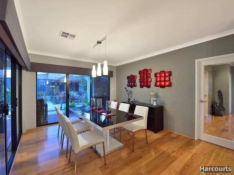 10 Parmelia Way, Madora Bay WA 6210